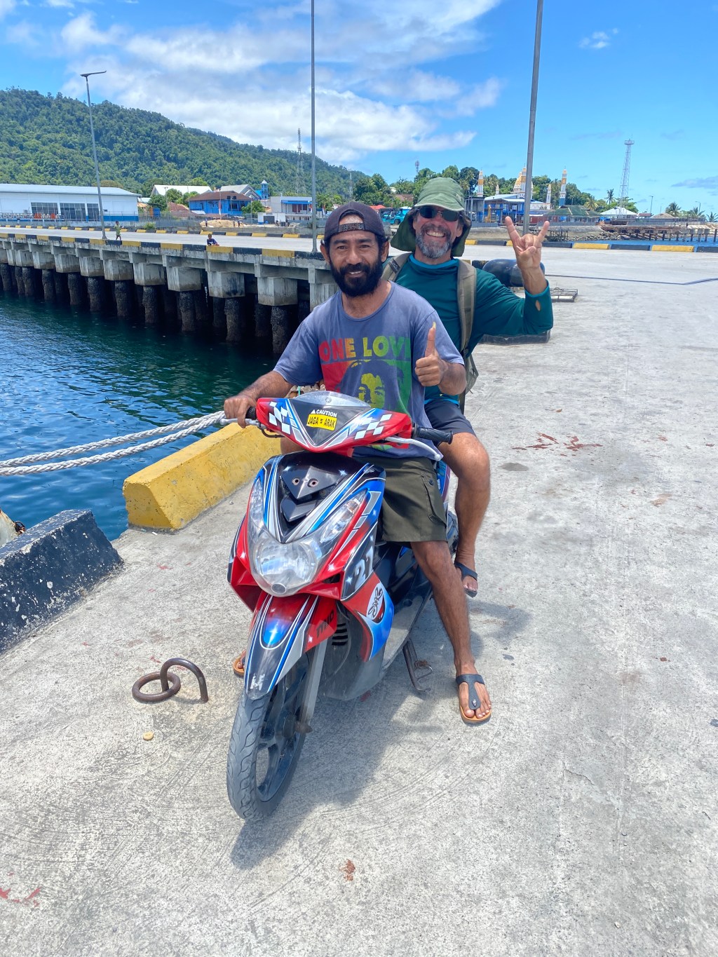 Kaimana and the hiu paus (whale&nbsp;sharks)